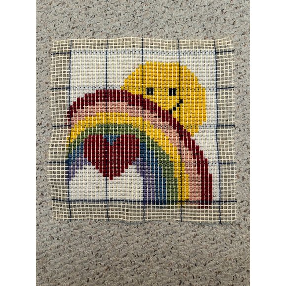 Completed Sunshine Rainbow Heart Latch Hook Rug 12x12 WonderArt - Picture 8 of 11